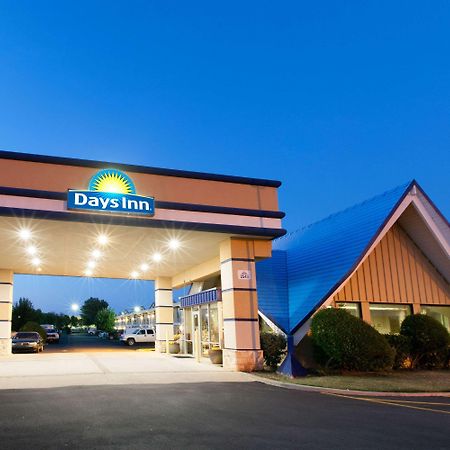 Days Inn By Wyndham Норман Екстериор снимка